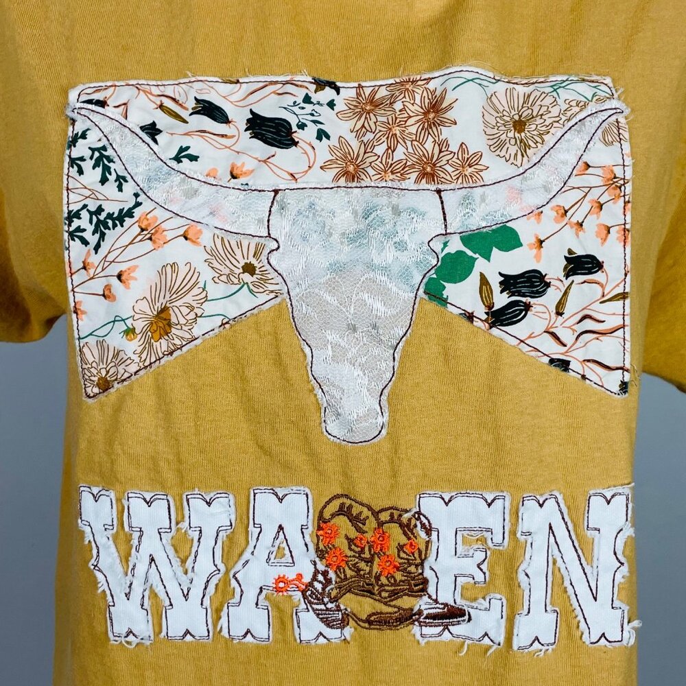 Wallen Longhorn T-Shirt Sz M Yellow Ochre Floral Embroidery Lace Cowboy Boots